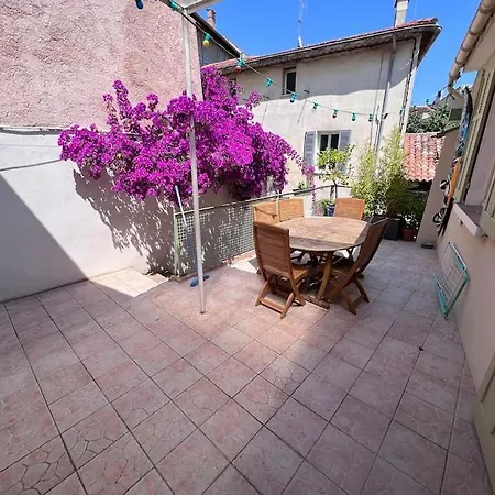 Maison Dans Les Rues Pietonnes Du Vieux 耶尔